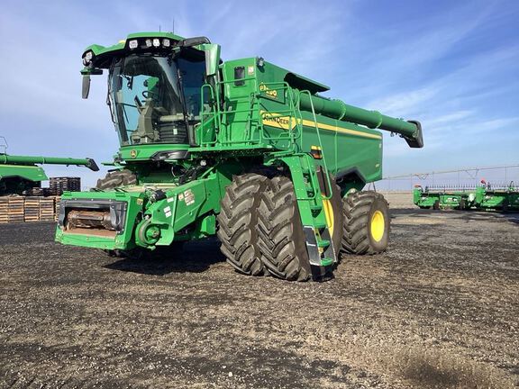 2025 John Deere S7 800 Combine