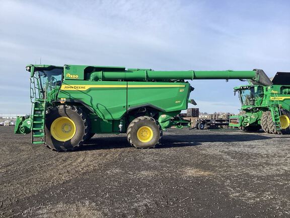 2025 John Deere S7 800 Combine