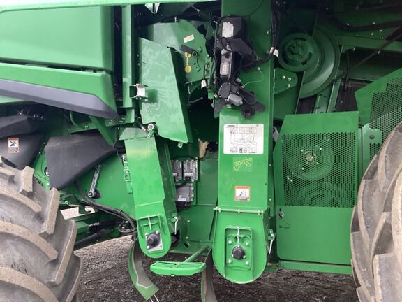 2025 John Deere S7 800 Combine