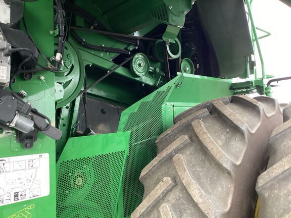 2025 John Deere S7 800 Combine