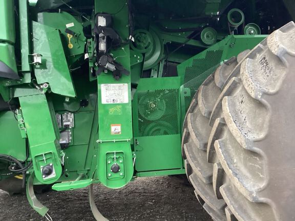 2025 John Deere S7 800 Combine