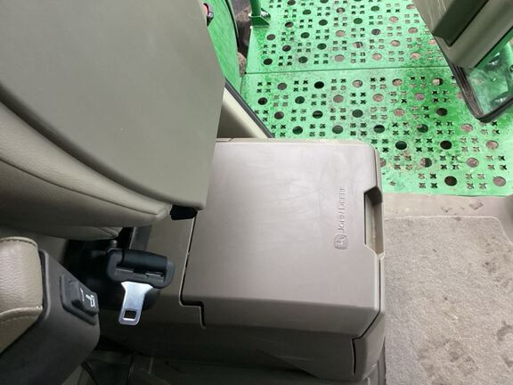 2025 John Deere S7 800 Combine