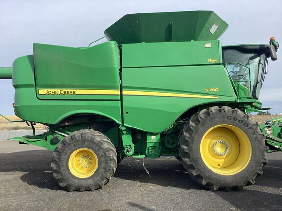2020 John Deere S780 Combine