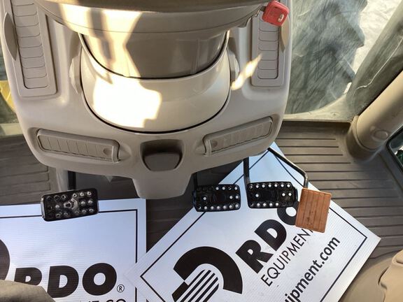 2022 John Deere 6175R Tractor