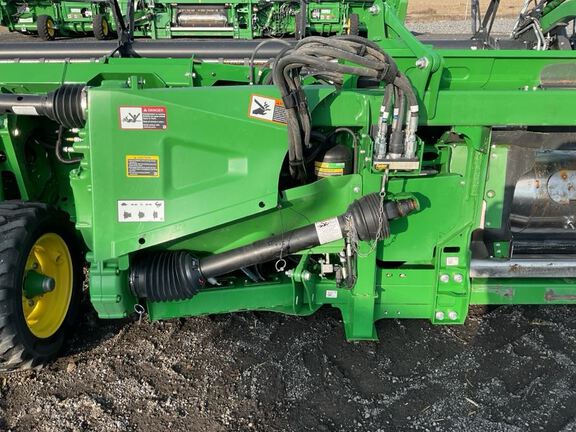 2024 John Deere HD35R Header Combine