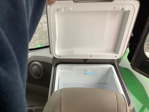 2024 John Deere 7R 310 Tractor