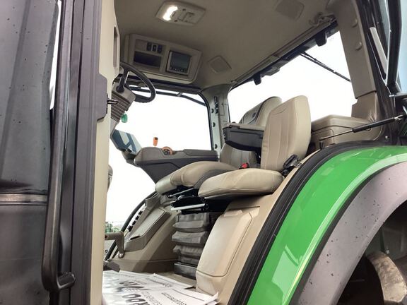 2024 John Deere 7R 310 Tractor