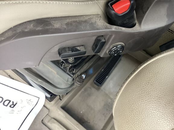 2024 John Deere 7R 310 Tractor