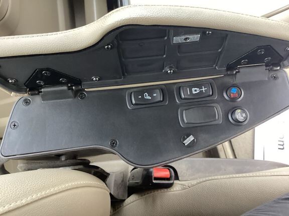 2024 John Deere 7R 310 Tractor