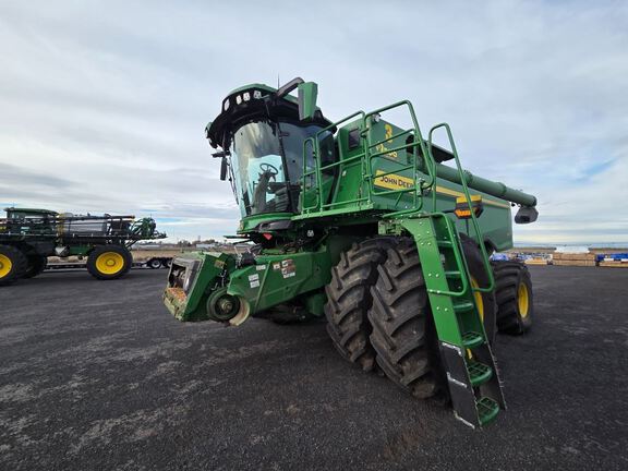 2025 John Deere S7 800 Combine