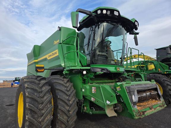 2025 John Deere S7 800 Combine