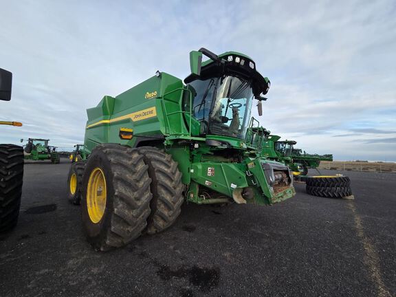2025 John Deere S7 800 Combine