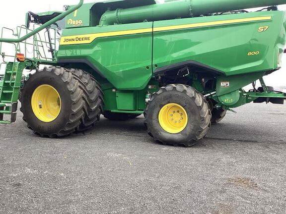 2025 John Deere S7 800 Combine