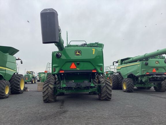 2025 John Deere S7 800 Combine