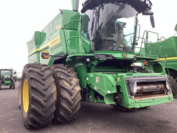 2025 John Deere S7 800 Combine