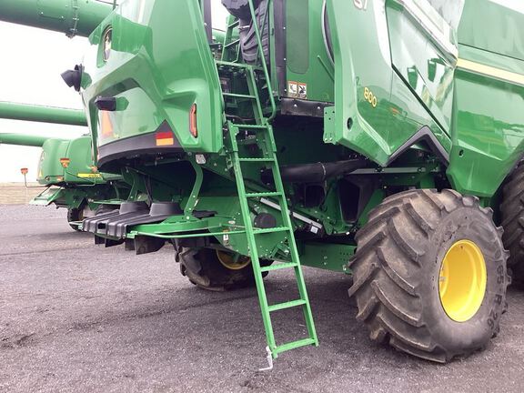 2025 John Deere S7 800 Combine