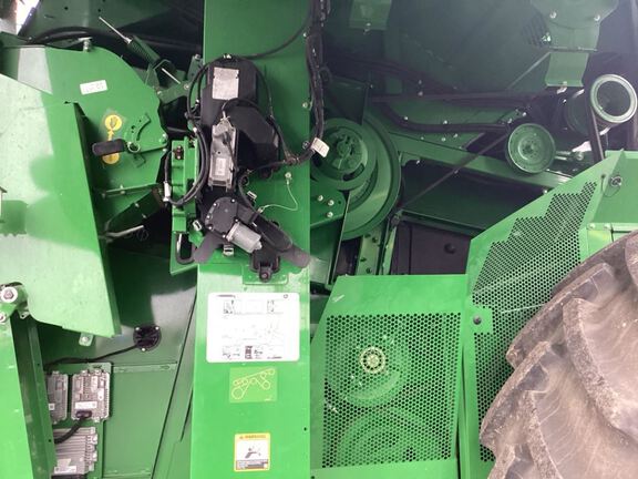 2025 John Deere S7 800 Combine
