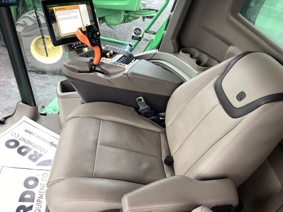 2025 John Deere S7 800 Combine