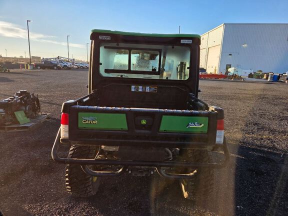 2023 John Deere XUV835R ATV