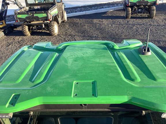 2023 John Deere XUV835R ATV