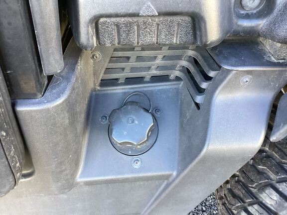 2023 John Deere XUV835R ATV