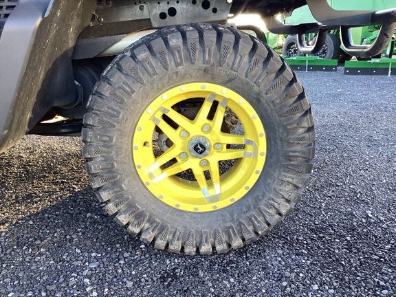 2023 John Deere XUV835R ATV