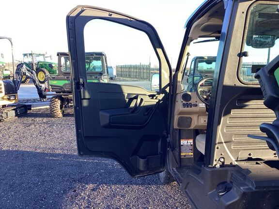 2023 John Deere XUV835R ATV