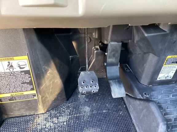 2023 John Deere XUV835R ATV