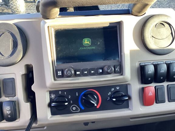 2023 John Deere XUV835R ATV