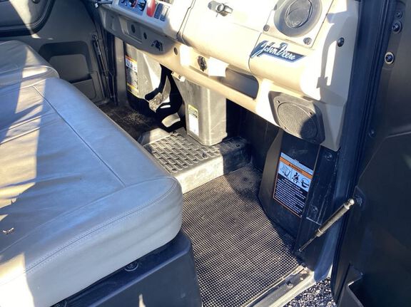 2023 John Deere XUV835R ATV