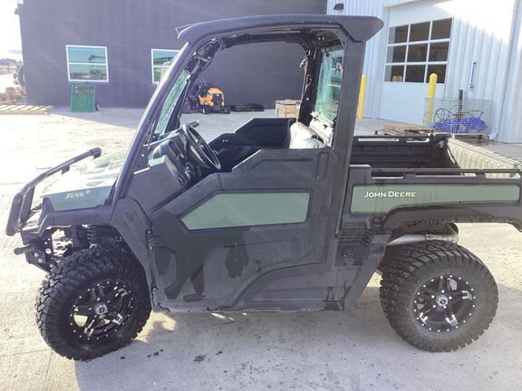 2022 John Deere XUV835M ATV