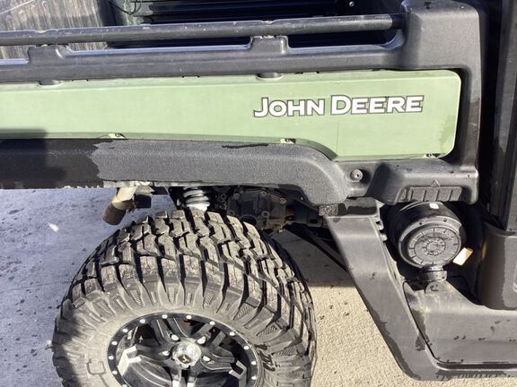 2022 John Deere XUV835M ATV