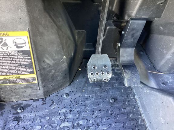 2022 John Deere XUV835M ATV