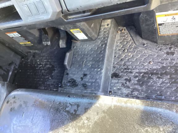 2022 John Deere XUV835M ATV