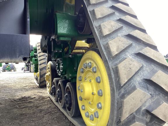 2025 John Deere 8RX 410 Tractor Rubber Track
