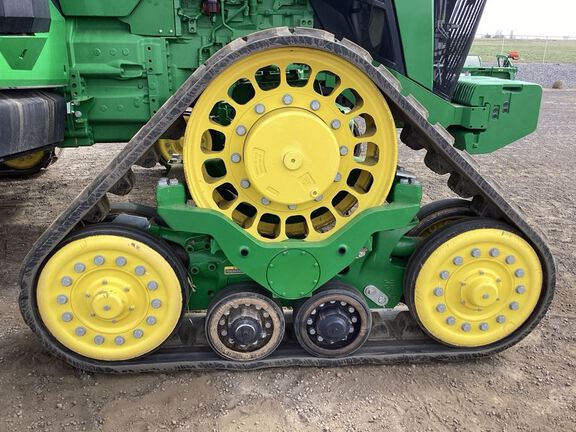 2025 John Deere 8RX 410 Tractor Rubber Track