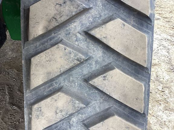 2025 John Deere 8RX 410 Tractor Rubber Track