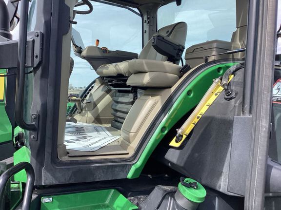 2025 John Deere 8RX 410 Tractor Rubber Track