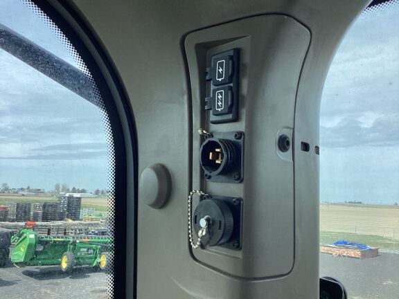 2025 John Deere 8RX 410 Tractor Rubber Track