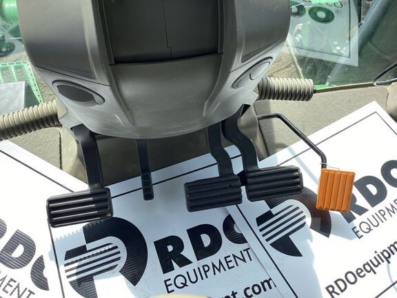 2025 John Deere 8RX 410 Tractor Rubber Track