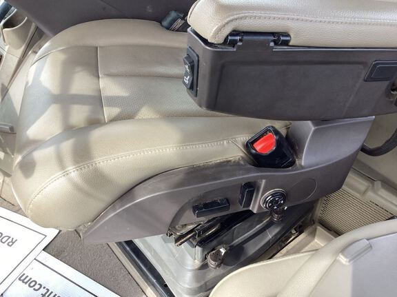 2025 John Deere 8RX 410 Tractor Rubber Track