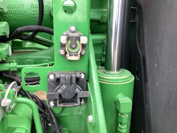 2025 John Deere 8RX 410 Tractor Rubber Track