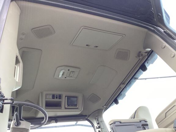 2025 John Deere 8RX 410 Tractor Rubber Track