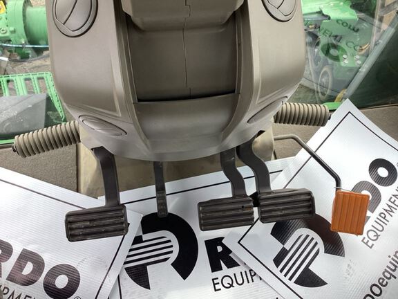 2025 John Deere 8RX 410 Tractor Rubber Track