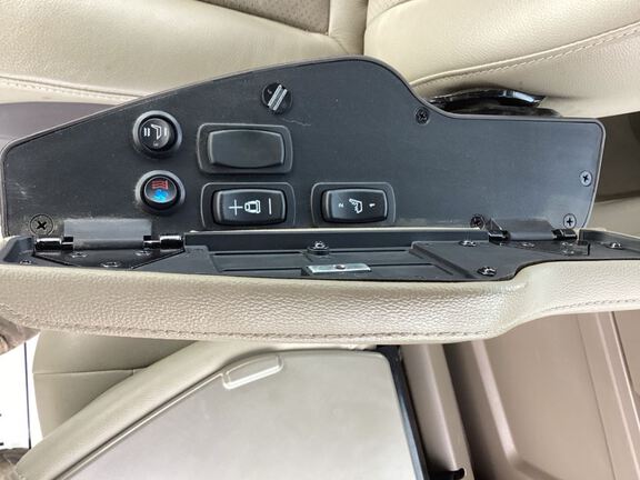 2025 John Deere 8RX 410 Tractor Rubber Track