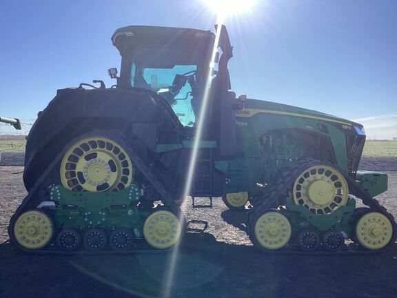 2025 John Deere 8RX 410 Tractor Rubber Track