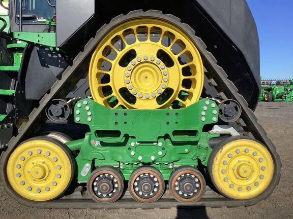 2025 John Deere 8RX 410 Tractor Rubber Track