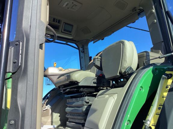 2025 John Deere 8RX 410 Tractor Rubber Track