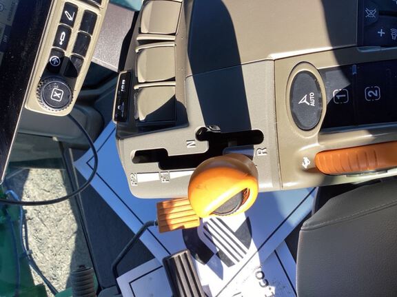 2025 John Deere 8RX 410 Tractor Rubber Track