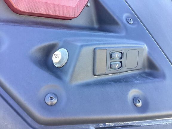 2025 John Deere 8RX 410 Tractor Rubber Track